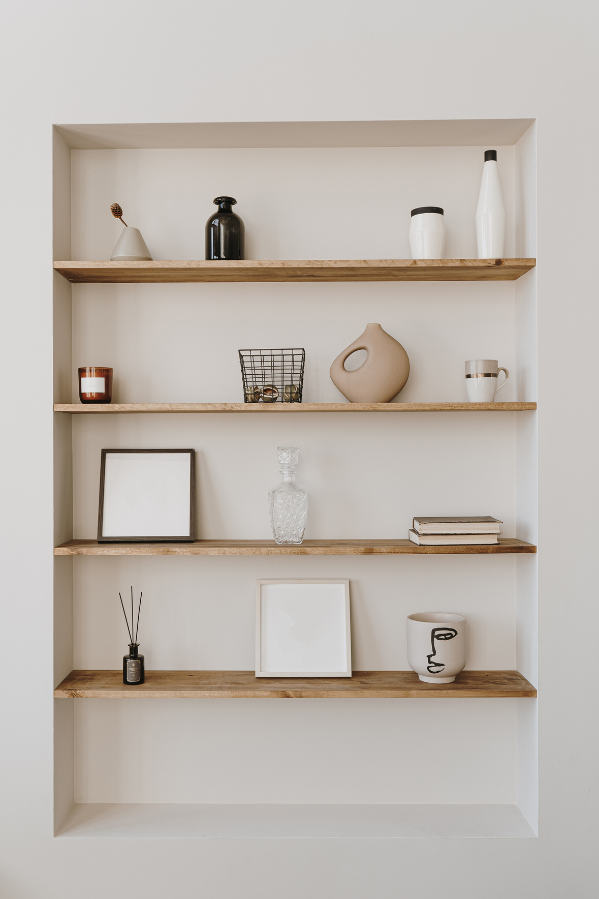 Minimalist Shelf Design